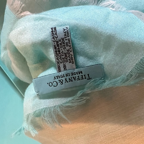 Tiffany & Co. Light Blue scarf or wrap with Label - Picture 3 of 4